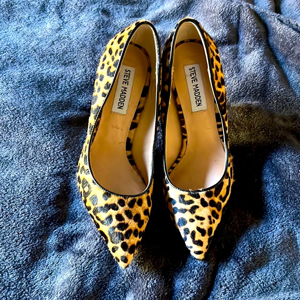 Never worn. Steve Madden, size 6, leopard print stilettos.